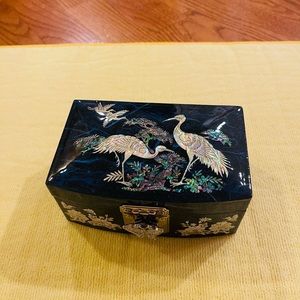 New mother of pearl jewery box ,cranes, butterflies, flowers 5.5”X3.5”X2.5”